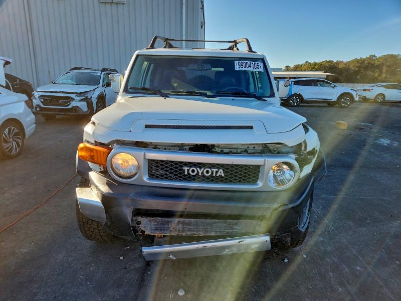 Photo 5 from auction – 2012 TOYOTA FJ CRUISER with VIN JTEBU4BF4CK116733