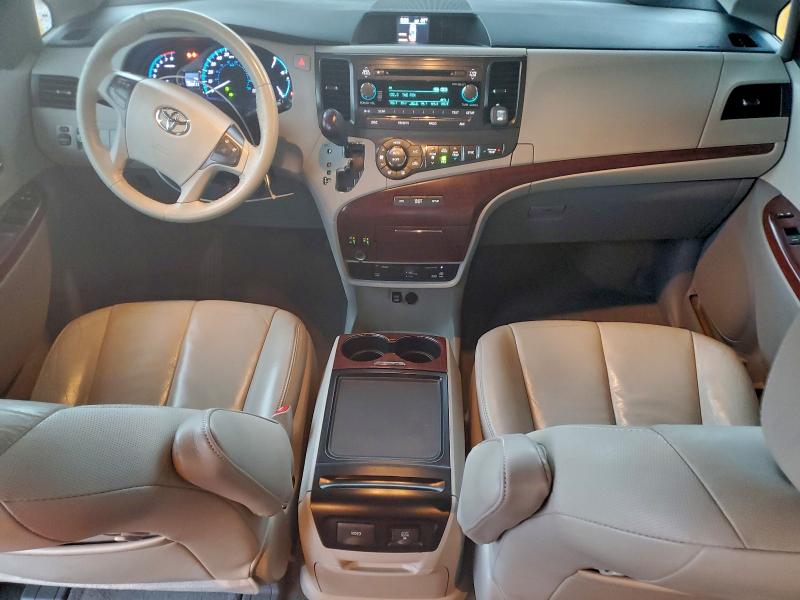 Photo 8 from auction – 2012 TOYOTA SIENNA XLE with VIN 5TDYK3DC6CS269138