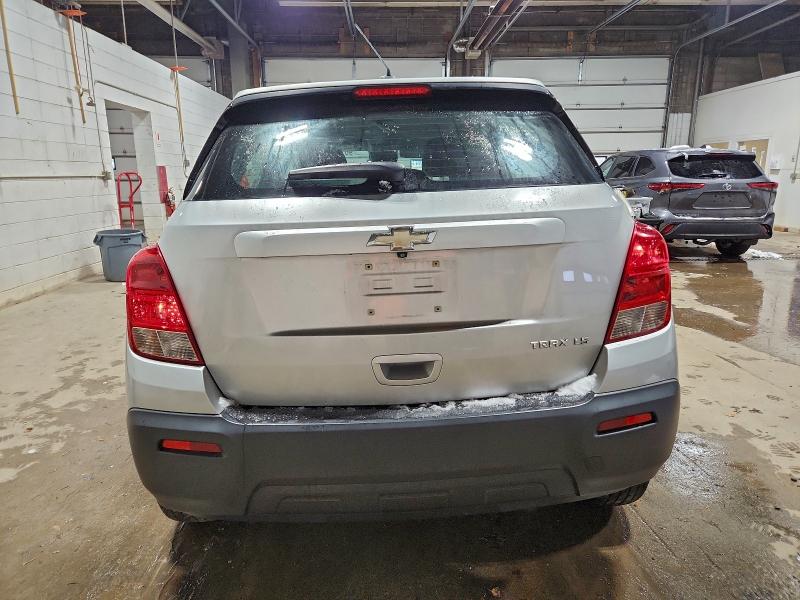 Photo 6 from auction – 2015 CHEVROLET TRAX LS with VIN KL7CJKSB1FB205048