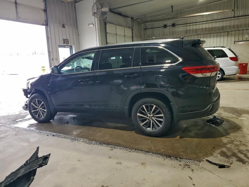 Photo 2 from auction – 2018 TOYOTA HIGHLANDER with VIN 5TDJZRFH9JS860781