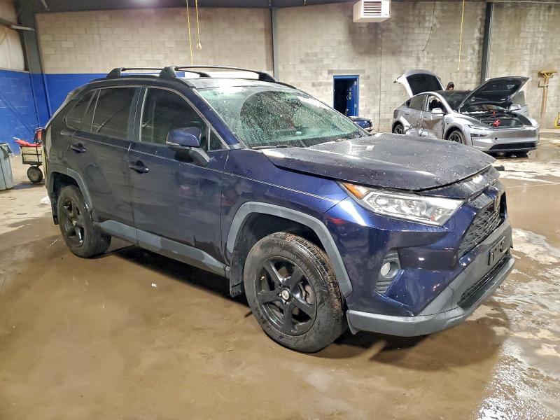 Photo 4 from auction – 2019 TOYOTA RAV4 XLE with VIN JTMP1RFV9KD518123