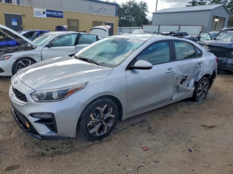 KIA FORTE FE 2021 with VIN 3KPF24AD7ME375314 - Photo from auction