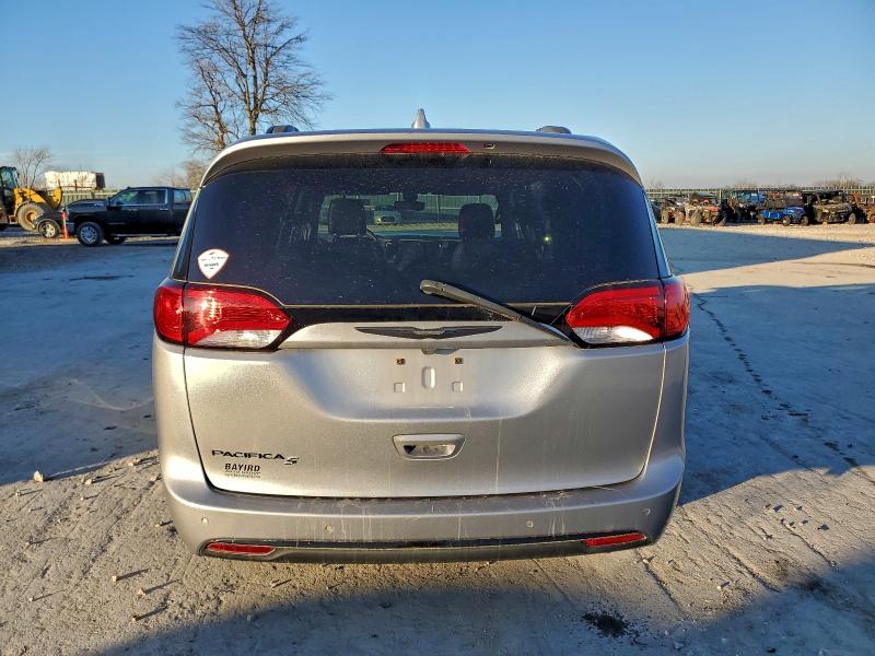 Photo 6 from auction – 2018 CHRYSLER PACIFICA with VIN 2C4RC1BG0JR228036