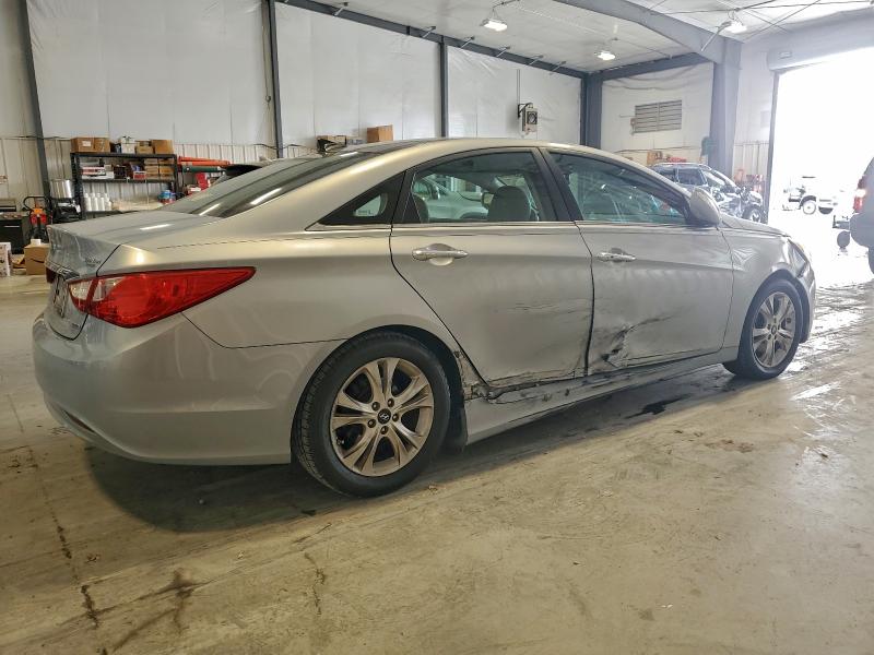 Photo 3 from auction – 2012 HYUNDAI SONATA SE with VIN 5NPEC4AC1CH464094