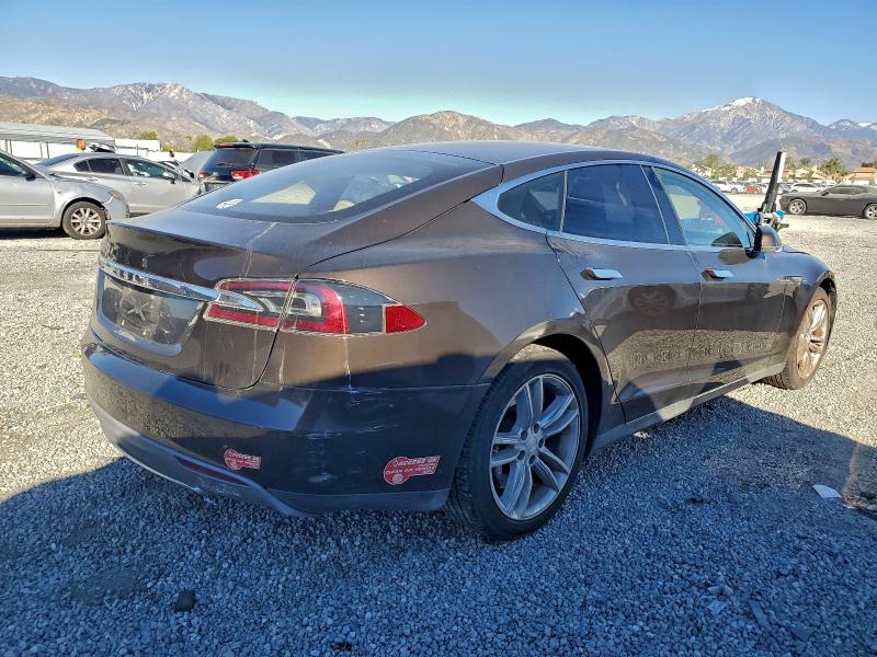 Photo 3 from auction – 2014 TESLA MODEL S with VIN 5YJSA1H17EFP52666