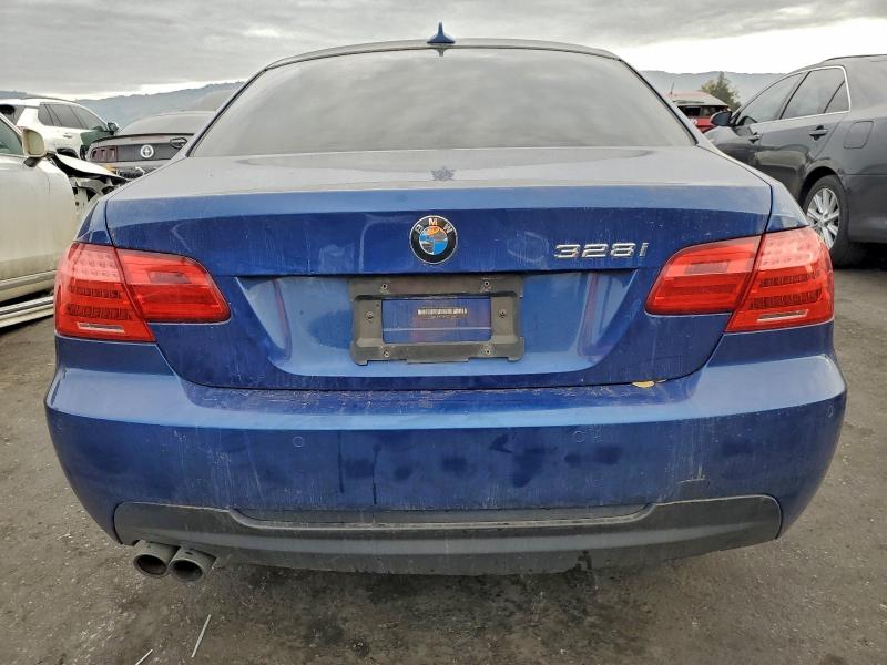 Photo 6 from auction – 2011 BMW 328 I SULE with VIN WBAKE5C5XBE573389