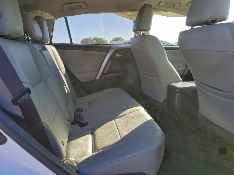 Photo 11 from auction – 2017 TOYOTA RAV4 XLE with VIN JTMWFREV1HD096968