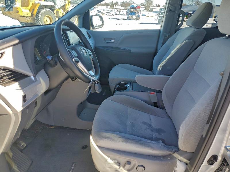 Photo 7 from auction – 2015 TOYOTA SIENNA LE with VIN 5TDKK3DC5FS664342