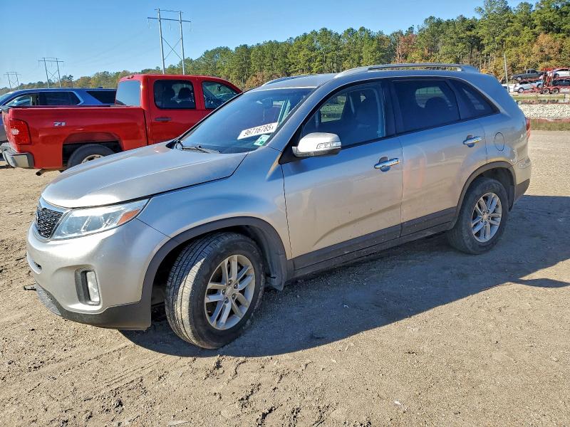 KIA SORENTO LX 2015 with VIN 5XYKT4A60FG651528 - Photo from auction
