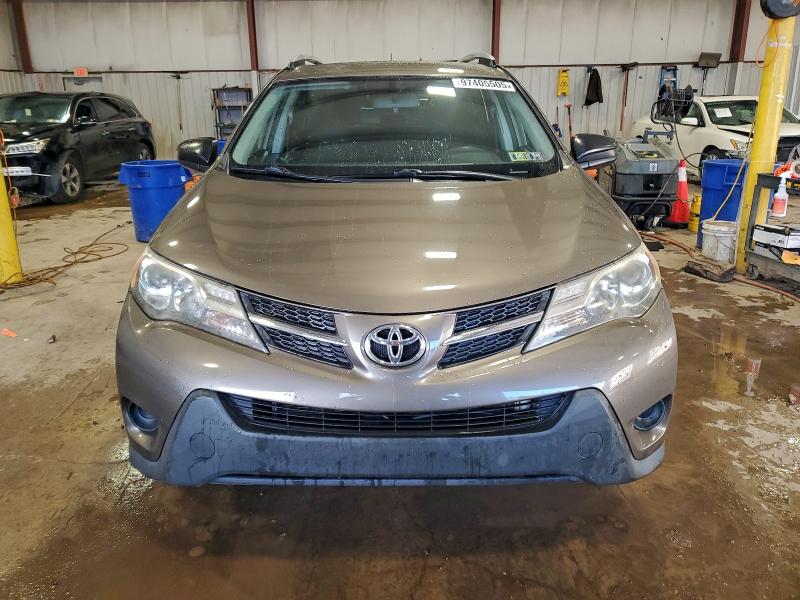 Photo 5 from auction – 2015 TOYOTA RAV4 LE with VIN JTMBFREV4FD145172