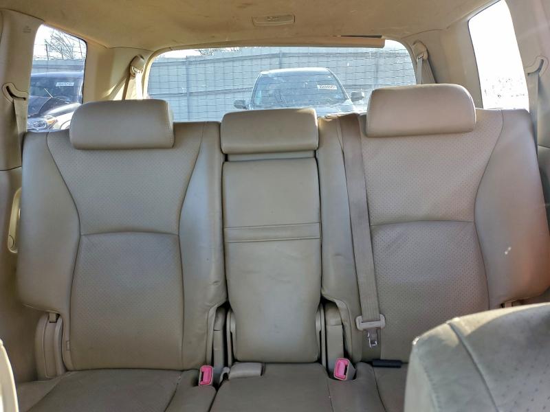 Photo 10 from auction – 2004 TOYOTA HIGHLANDER with VIN JTEEP21A540003174