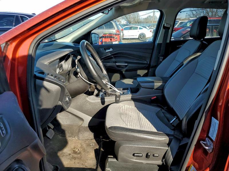 Photo 7 from auction – 2019 FORD ESCAPE SE with VIN 1FMCU9GD7KUB34400
