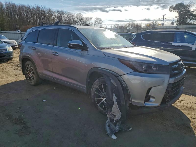صورة رقم 4 من المزاد - 2017 TOYOTA HIGHLANDER مع VIN 5TDJZRFH3HS364899