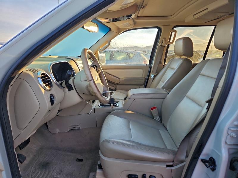 Photo 7 from auction – 2006 FORD EXPLORER L with VIN 1FMEU758X6UB36585