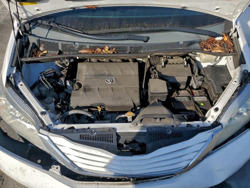 Photo 12 from auction – 2016 TOYOTA SIENNA LE with VIN 5TDKK3DC4GS700183