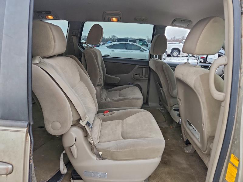 Photo 11 from auction – 2010 TOYOTA SIENNA CE with VIN 5TDKK4CC6AS321412
