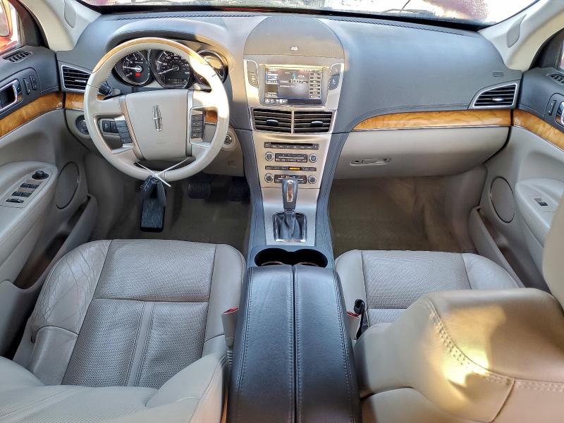 Фото 8 с аукциона – 2011 LINCOLN MKT с VIN 2LMHJ5AT8BBJ50283