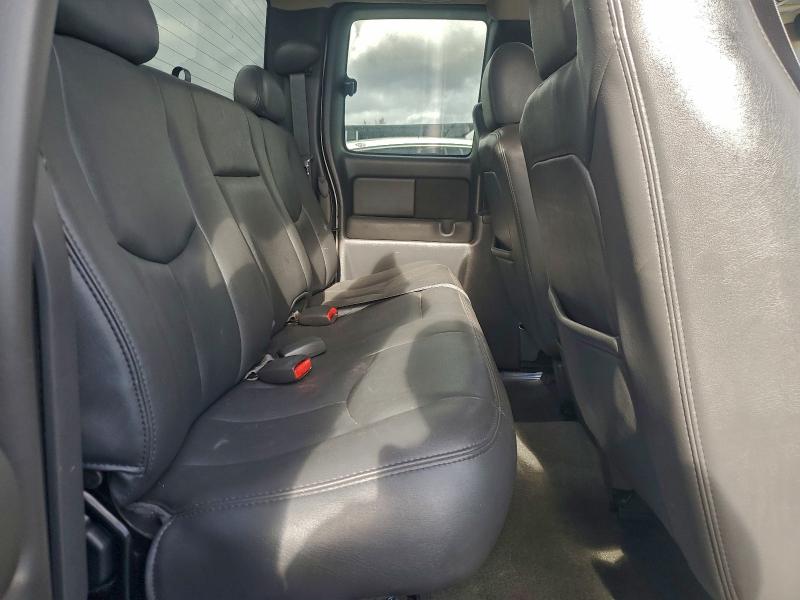 Photo 10 from auction – 2004 CHEVROLET SILVERADO with VIN 2GCEC19T641254340