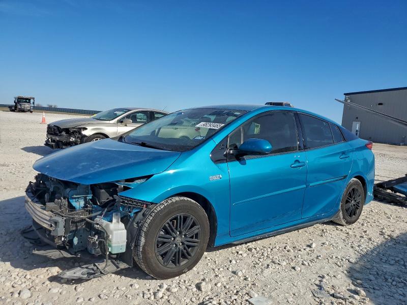 TOYOTA PRIUS PRIM 2017 with VIN JTDKARFP4H3030692 - Photo from auction