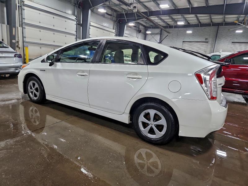 Photo 2 from auction – 2015 TOYOTA PRIUS with VIN JTDKN3DU3F0446774