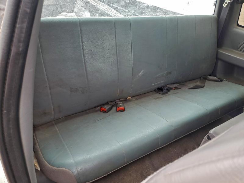 Photo 10 from auction – 2000 DODGE 1500 with VIN 3B7HC12Y8YG126228