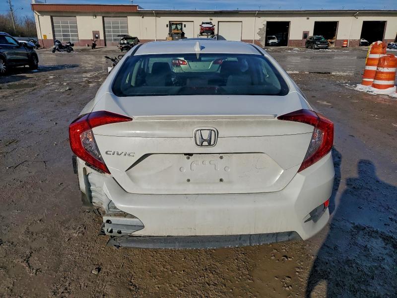 Photo 6 from auction – 2018 HONDA CIVIC EX with VIN JHMFC1F38JX023767