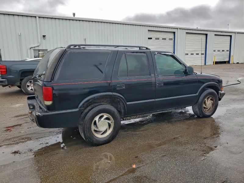 Photo 3 from auction – 2000 CHEVROLET BLAZER with VIN 1GNDT13W0Y2154438