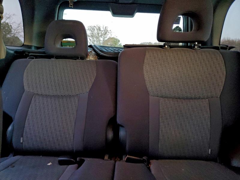 Photo 10 from auction – 2004 TOYOTA RAV4 with VIN JTEGD20V340022909