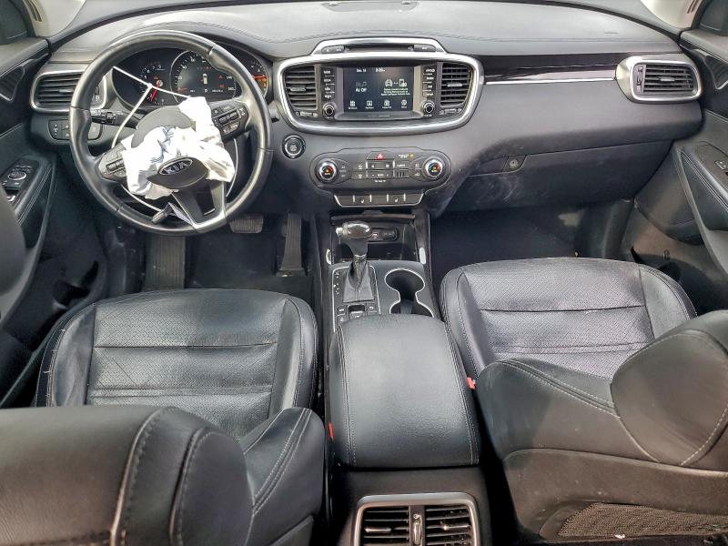 Photo 8 from auction – 2017 KIA SORENTO EX with VIN 5XYPHDA59HG302885