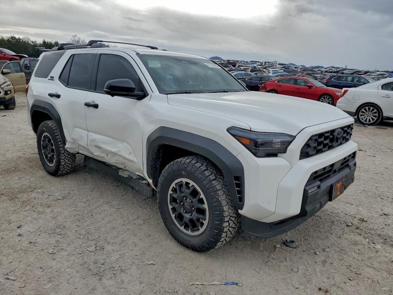 Photo 4 from auction – 2025 TOYOTA 4RUNNER SR with VIN JTEVA5BR9S5031017