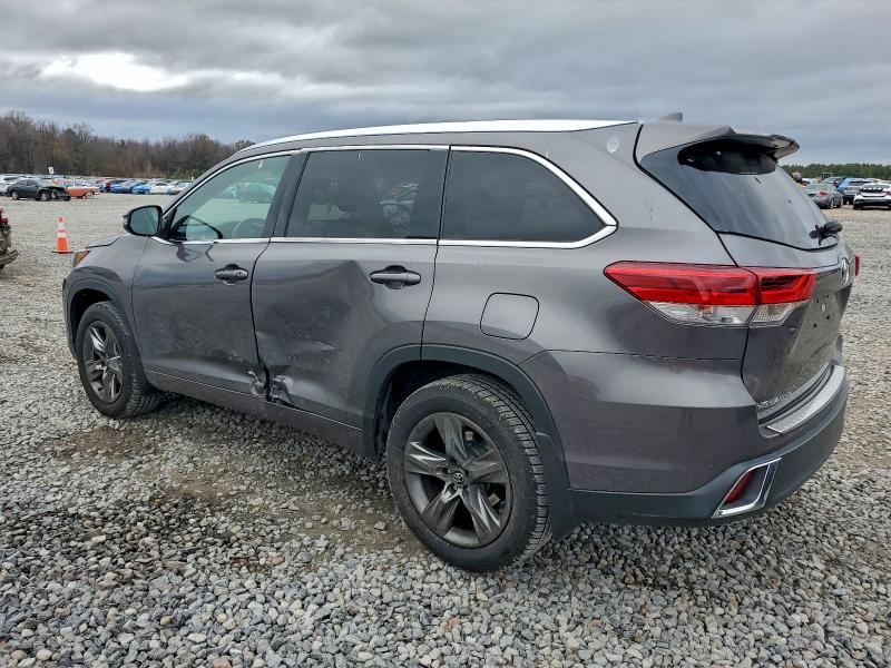 Photo 2 from auction – 2018 TOYOTA HIGHLANDER with VIN 5TDDZRFH2JS839557