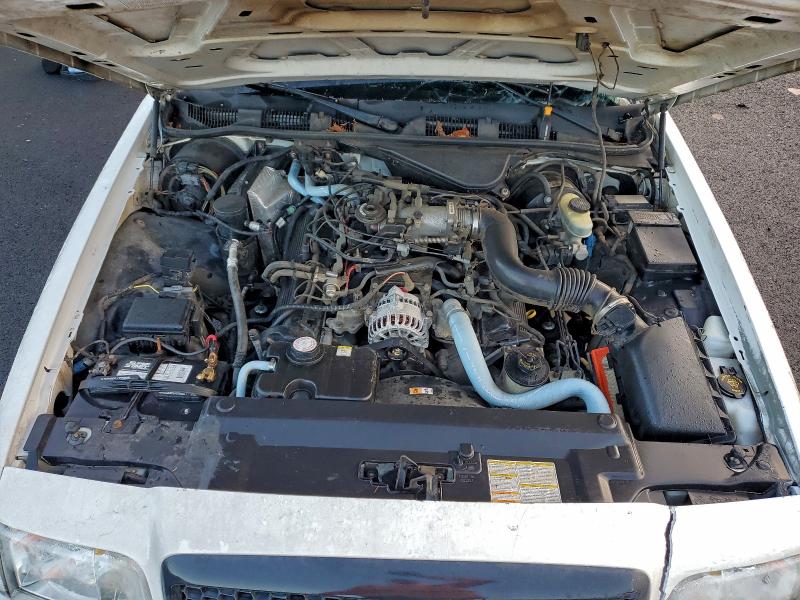 Photo 11 from auction – 2002 FORD CROWN VIC with VIN 2FAFP71W22X158822