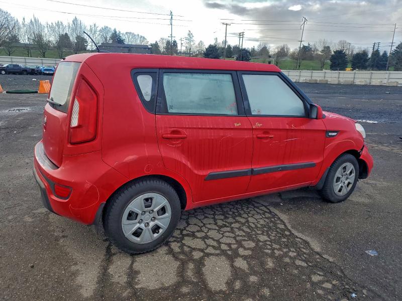 Photo 3 from auction – 2013 KIA SOUL with VIN KNDJT2A57D7604546