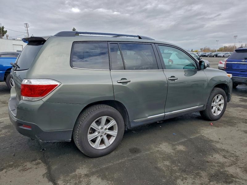 Фото 3 с аукциона – 2013 TOYOTA HIGHLANDER с VIN 5TDBK3EH7DS255380