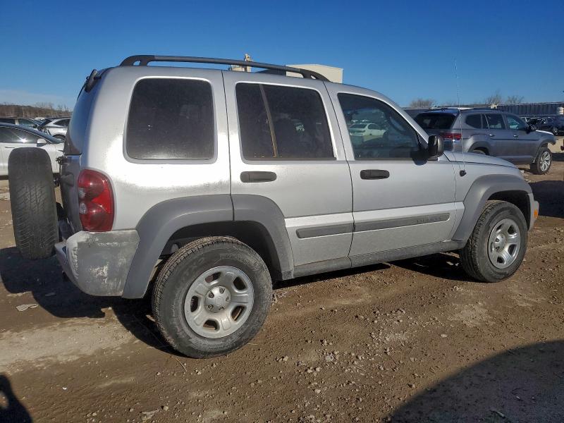 Photo 3 from auction – 2005 JEEP LIBERTY SP with VIN 1J4GL48K85W536647