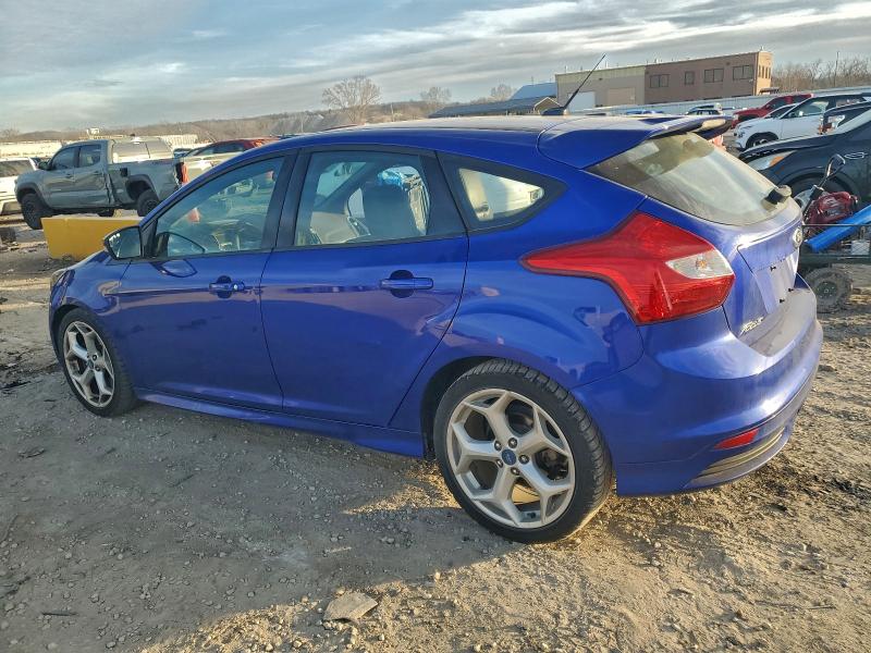 Photo 2 from auction – 2013 FORD FOCUS ST with VIN 1FADP3L90DL191809