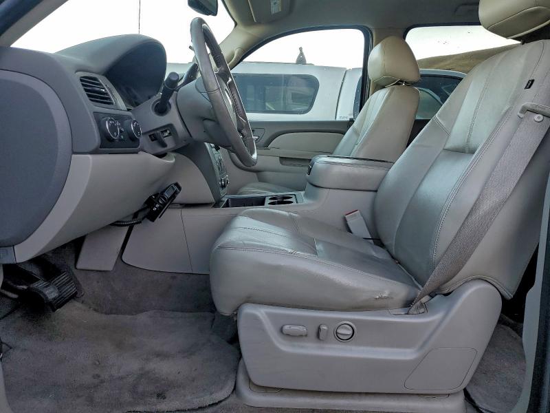 Photo 7 from auction – 2010 CHEVROLET AVALANCHE with VIN 3GNVKFE0XAG274886
