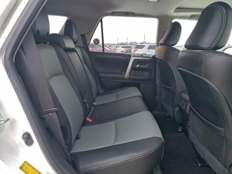 Photo 11 from auction – 2015 TOYOTA 4RUNNER SR with VIN JTEBU5JR8F5213468