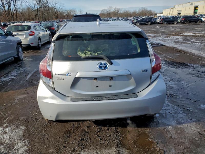 Photo 6 from auction – 2015 TOYOTA PRIUS C with VIN JTDKDTB32F1575533