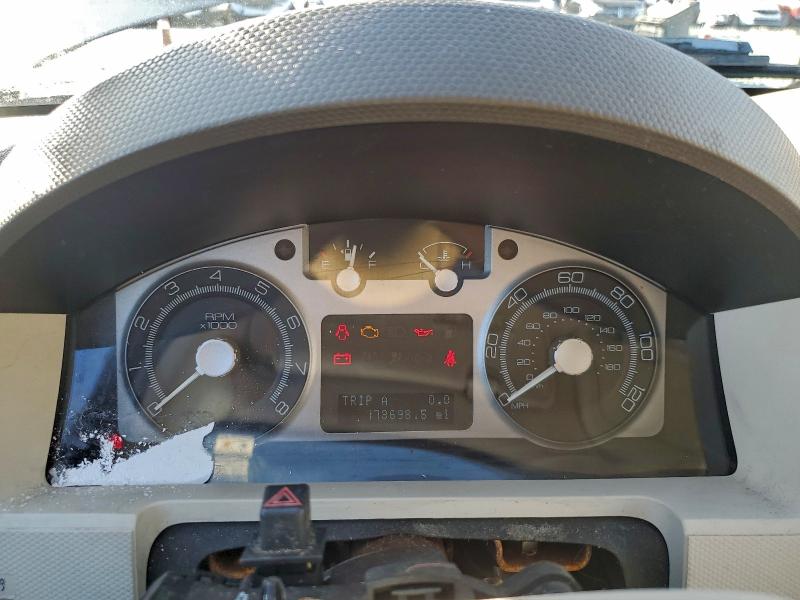 Photo 9 from auction – 2008 MERCURY MARINER PR with VIN 4M2CU87198KJ27693