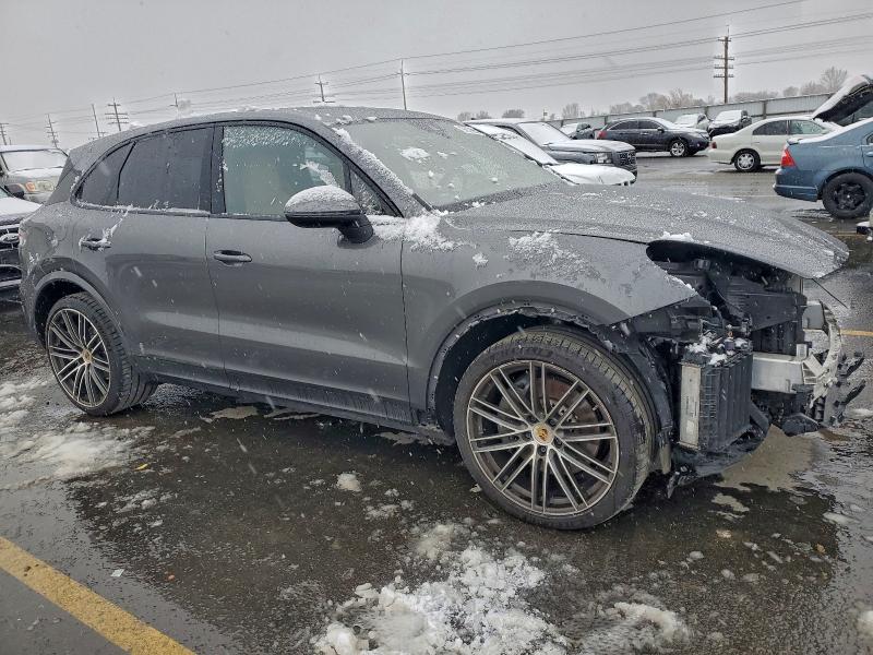Photo 4 from auction – 2019 PORSCHE CAYENNE S with VIN WP1AB2AY6KDA65590