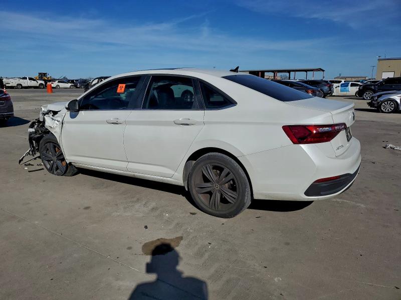 Photo 2 from auction – 2024 VOLKSWAGEN JETTA with VIN 3VW7M7BU7RM086720