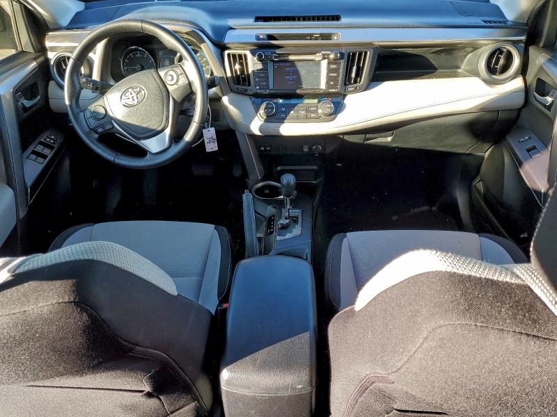 Photo 8 from auction – 2016 TOYOTA RAV4 XLE with VIN JTMRFREV4GJ065775