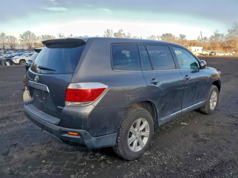 Photo 3 from auction – 2011 TOYOTA HIGHLANDER with VIN 5TDBK3EH3BS065525