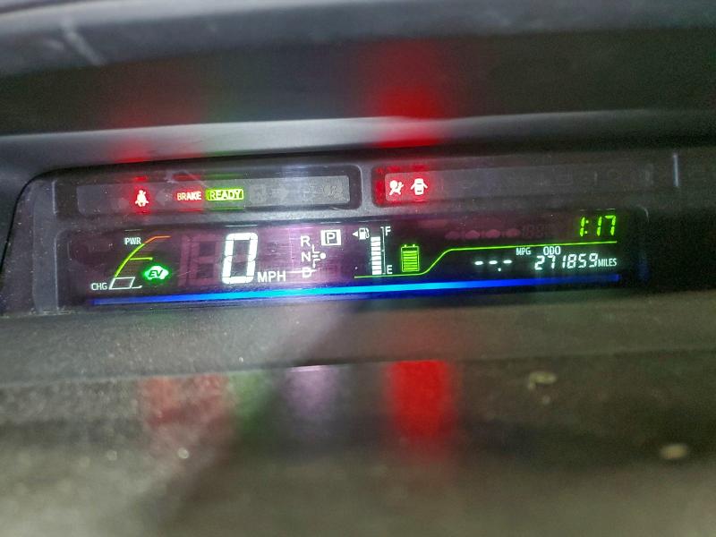 Photo 9 from auction – 2017 TOYOTA PRIUS V with VIN JTDZN3EU9HJ072875
