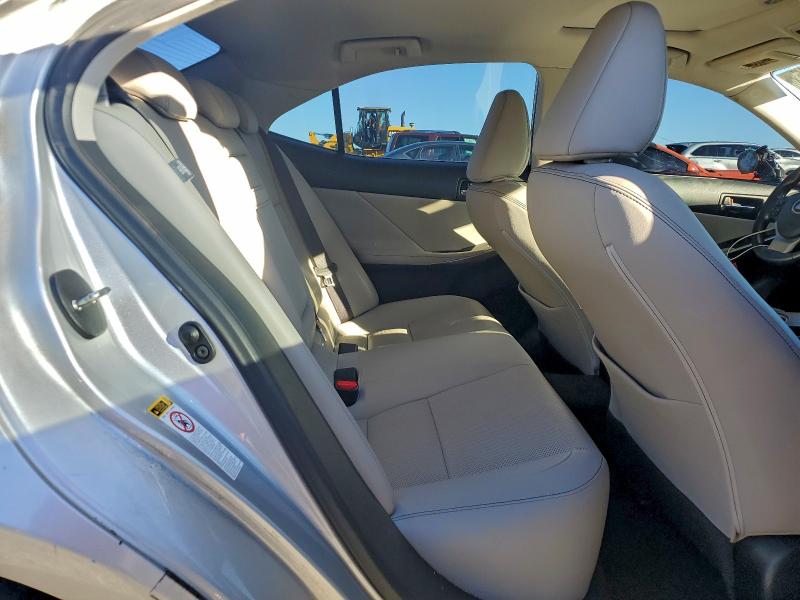 Photo 10 from auction – 2016 LEXUS IS 200T with VIN JTHBA1D26G5011300