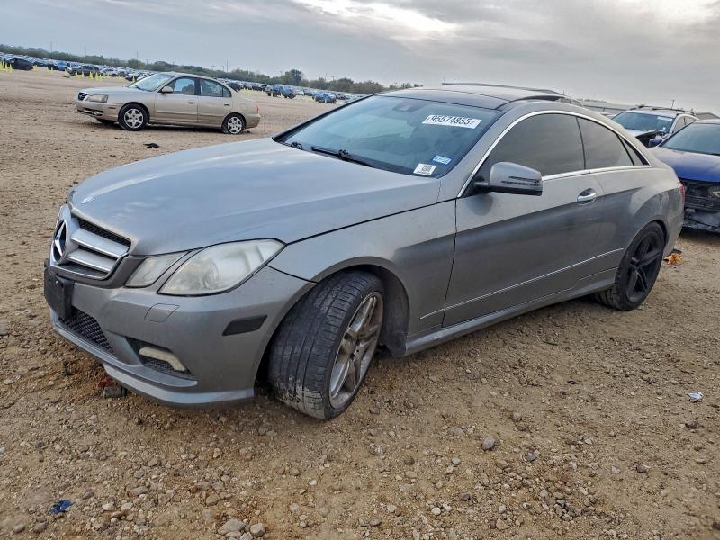 MERCEDES-BENZ E 550 2011 with VIN WDDKJ7CB4BF081327 - Photo from auction