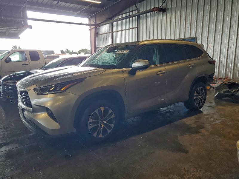 TOYOTA HIGHLANDER 2021 with VIN 5TDHZRBH4MS160806 - Photo from auction
