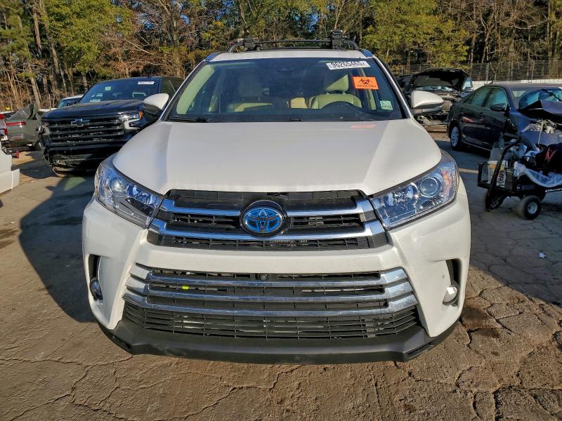 Photo 5 from auction – 2017 TOYOTA HIGHLANDER with VIN 5TDDGRFH9HS027429