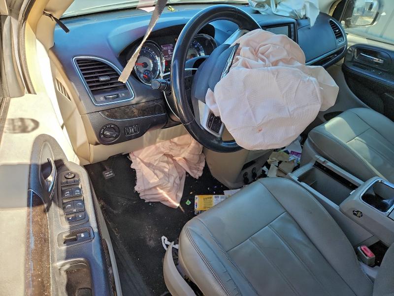 Photo 8 from auction – 2014 CHRYSLER TOWN & COU with VIN 2C4RC1BG6ER418333